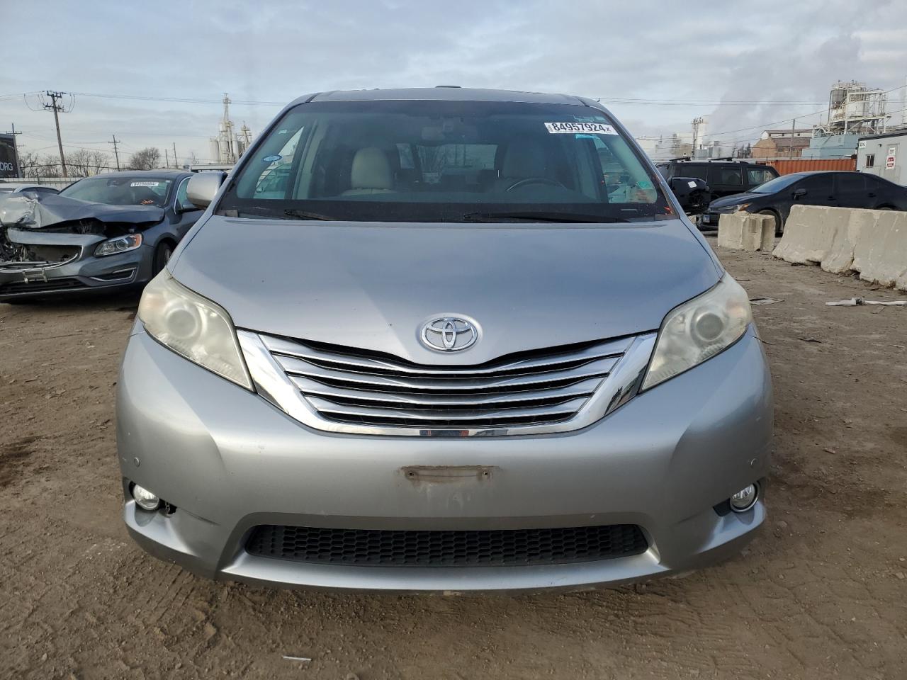 2011 Toyota Sienna - Image 5