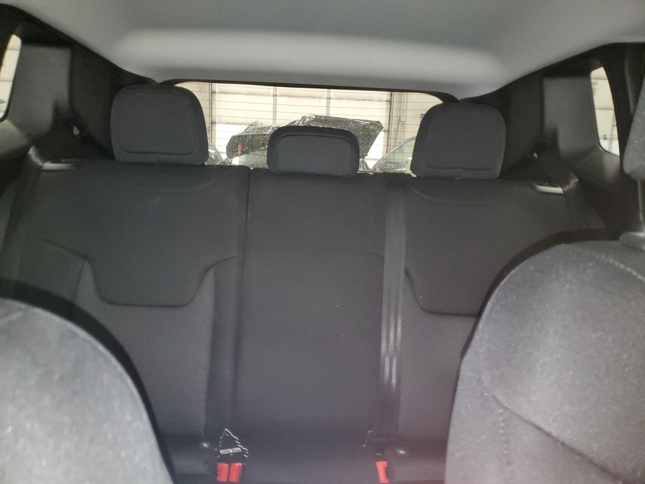 2018 Jeep Renegade - Image 10
