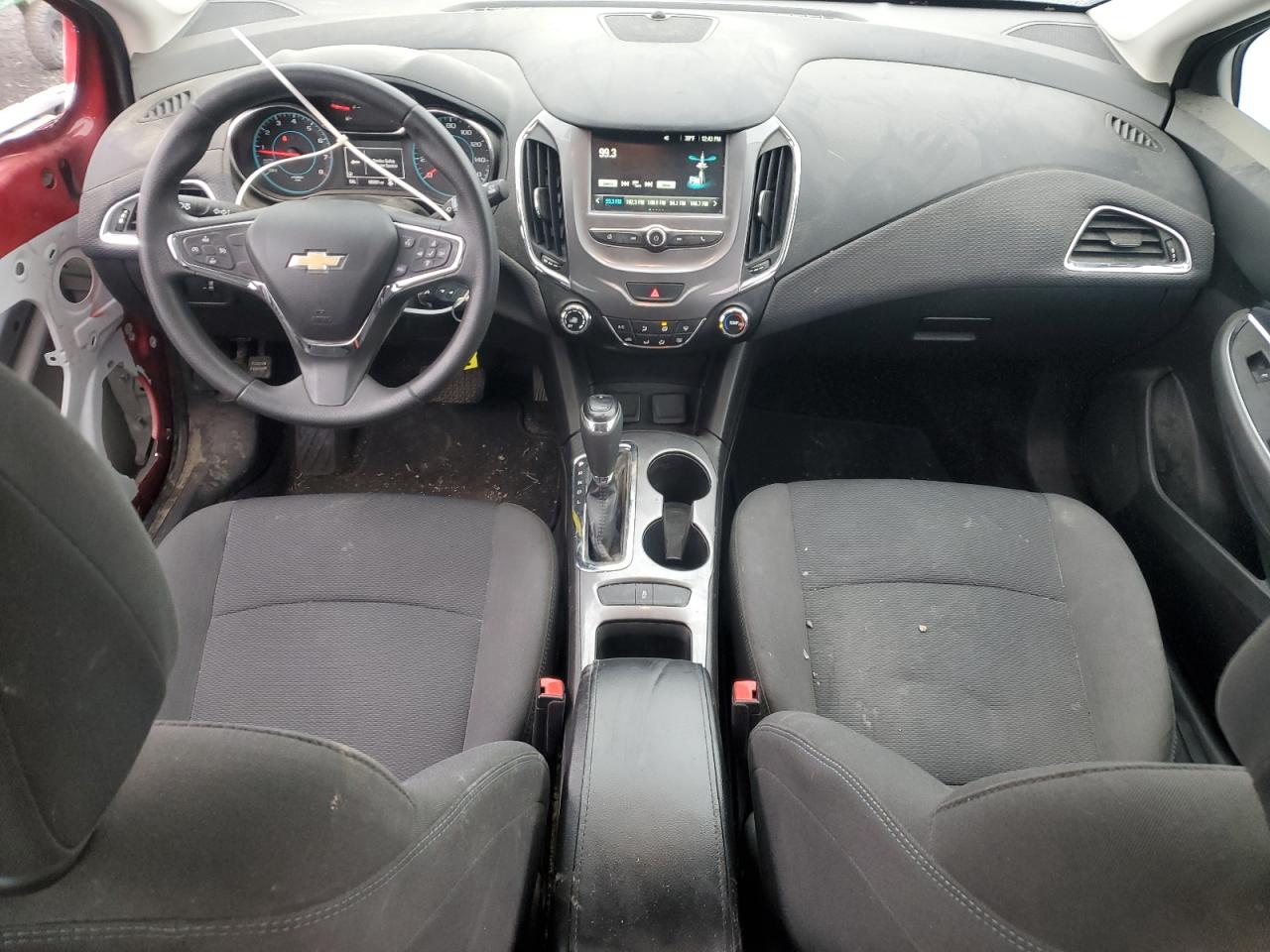2018 Chevrolet Cruze - Image 8