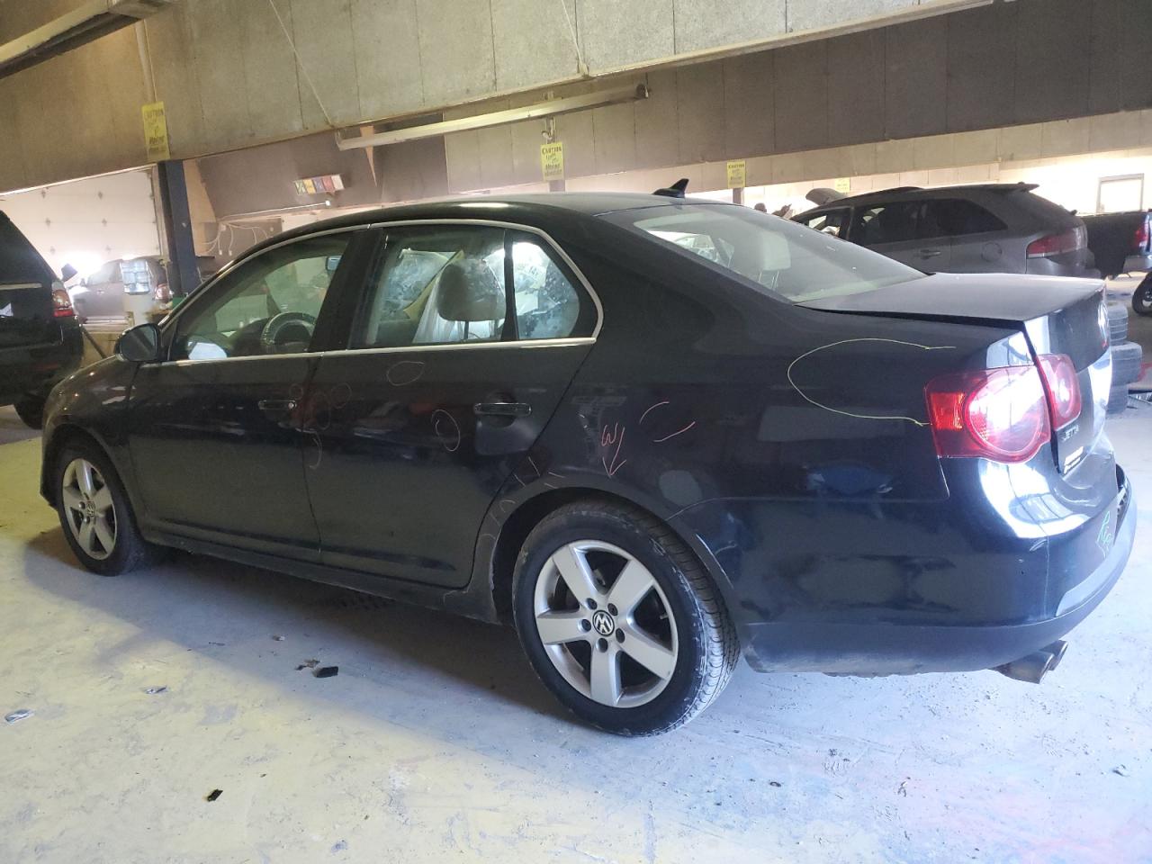2009 Volkswagen Jetta - Image 2