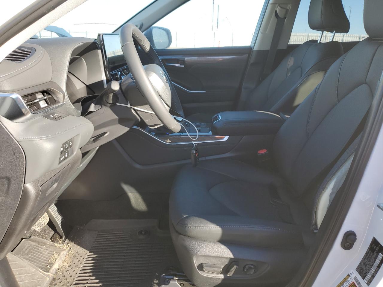 2024 Toyota Highlander - Image 7