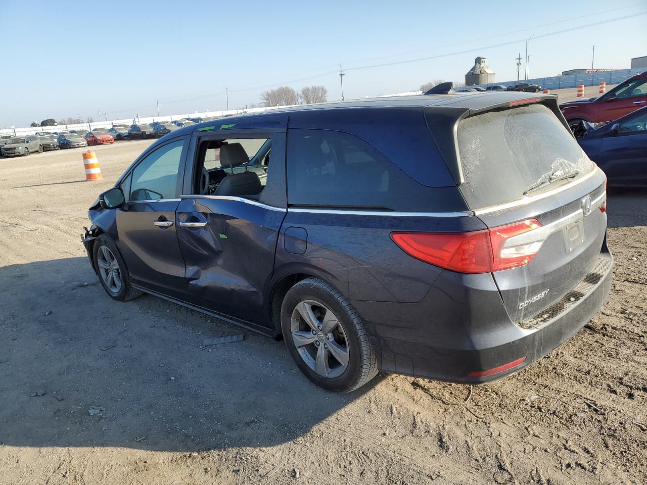 2018 Honda Odyssey - Image 2