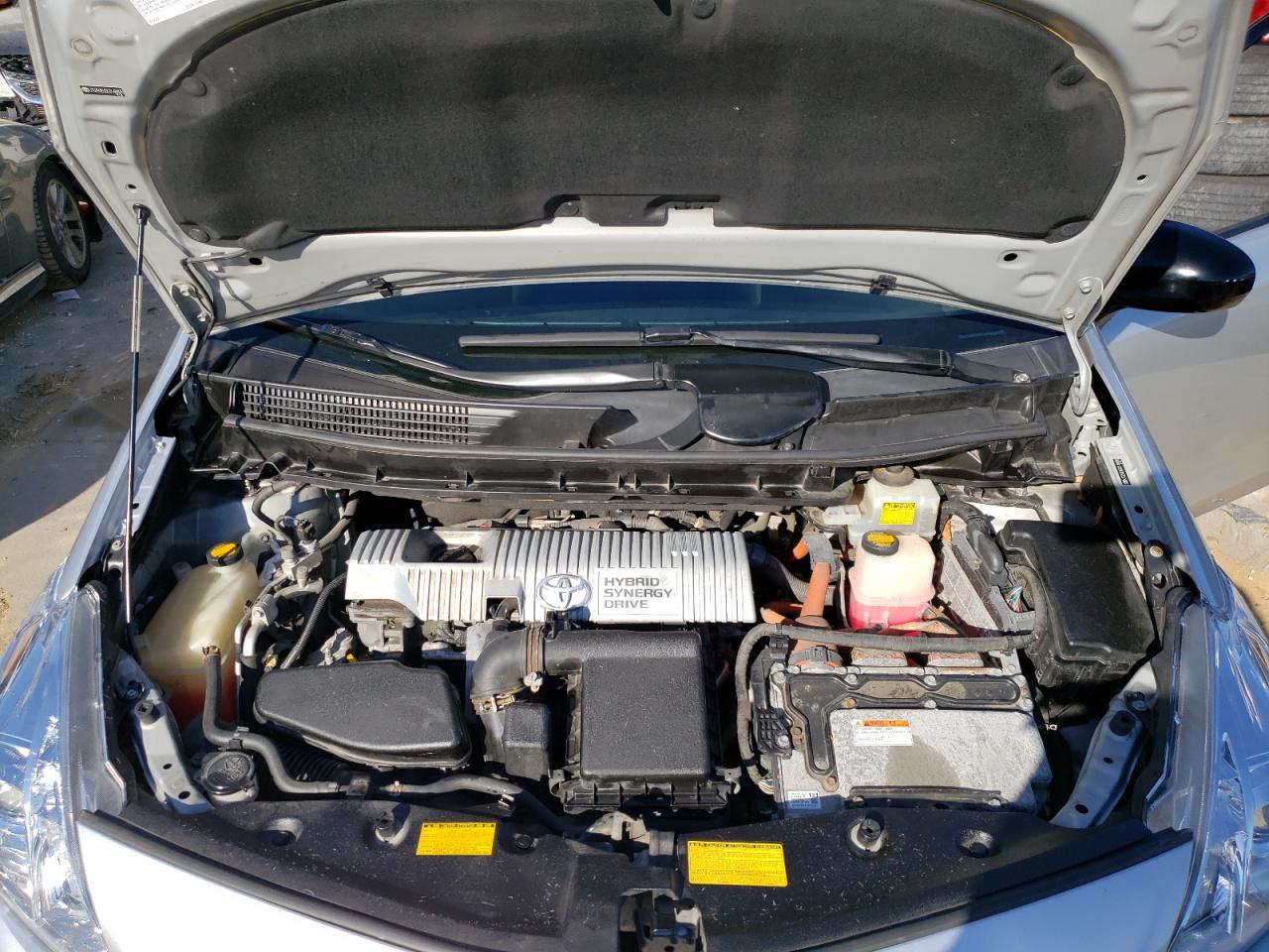 2012 Toyota Prius - Image 11