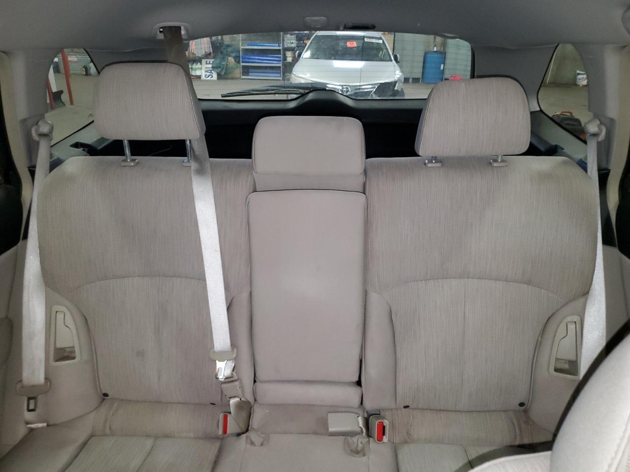 2013 Subaru Outback - Image 10