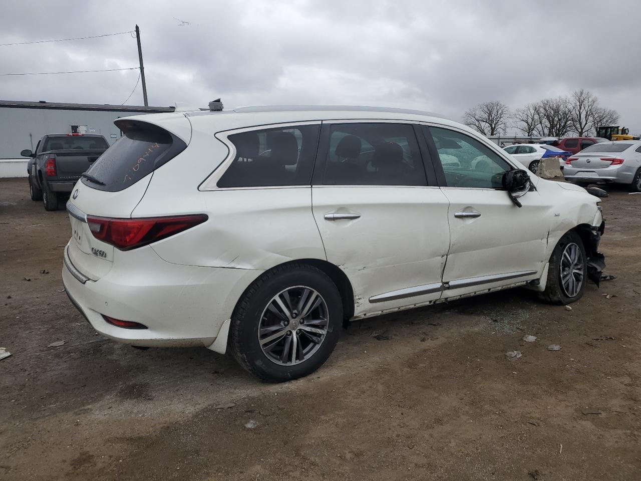 2019 Infiniti QX60 - Image 3