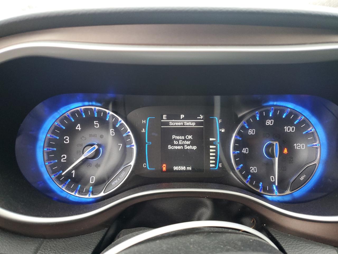 2017 Chrysler Pacifica - Image 9