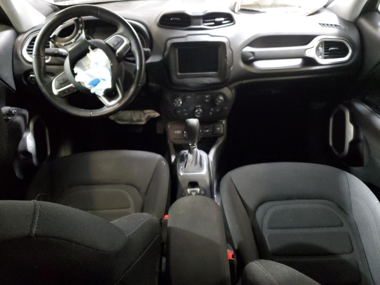 2021 Jeep Renegade - Image 8