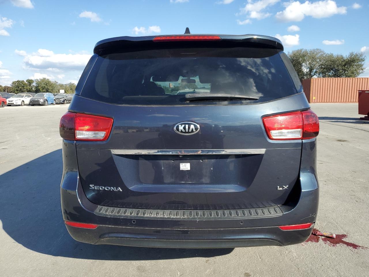2016 Kia Sedona - Image 6