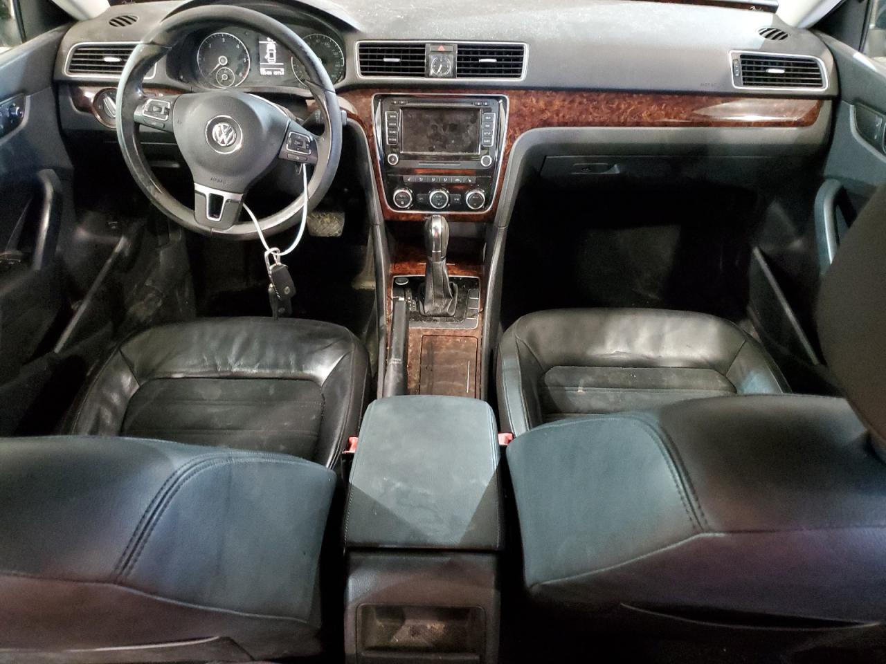 2012 Volkswagen Passat Sel VIN: 1VWCN7A36CC092828 Lot: 84262144