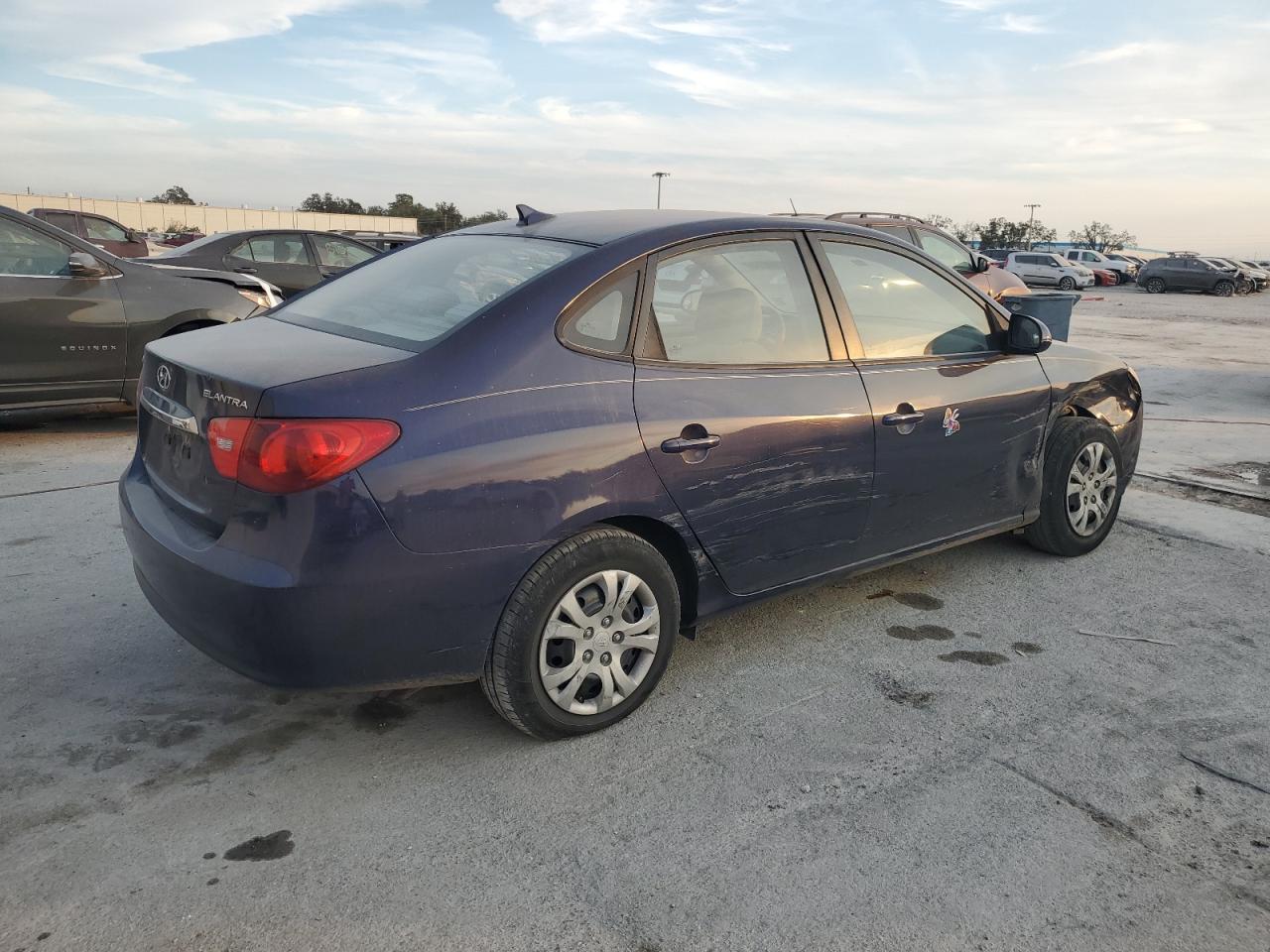 2010 Hyundai Elantra - Image 3