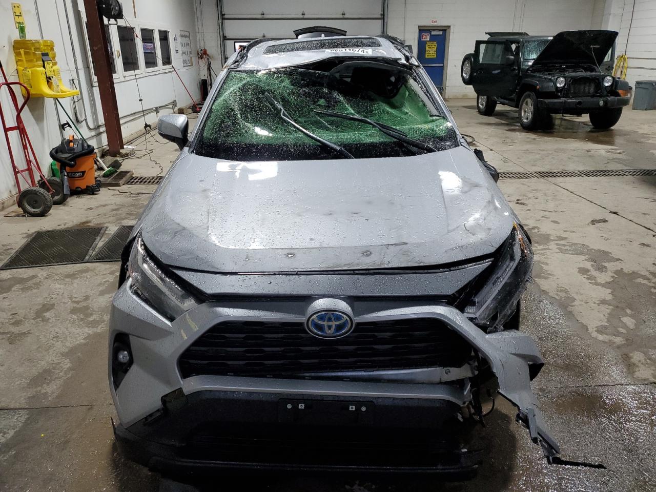 2024 Toyota RAV 4 - Image 5