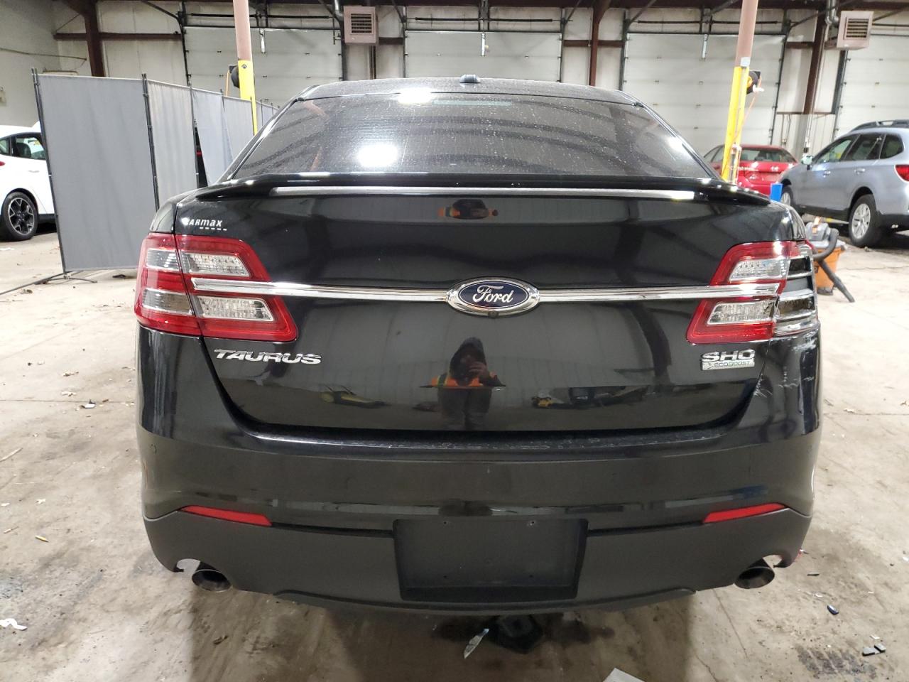 2015 Ford Taurus - Image 6