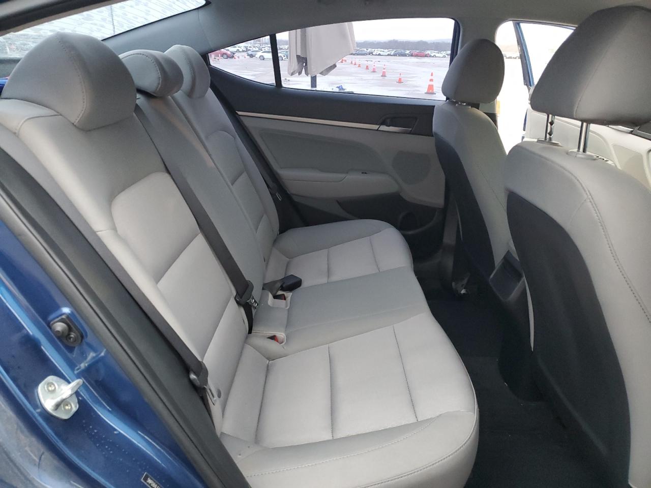 2017 Hyundai Elantra - Image 10