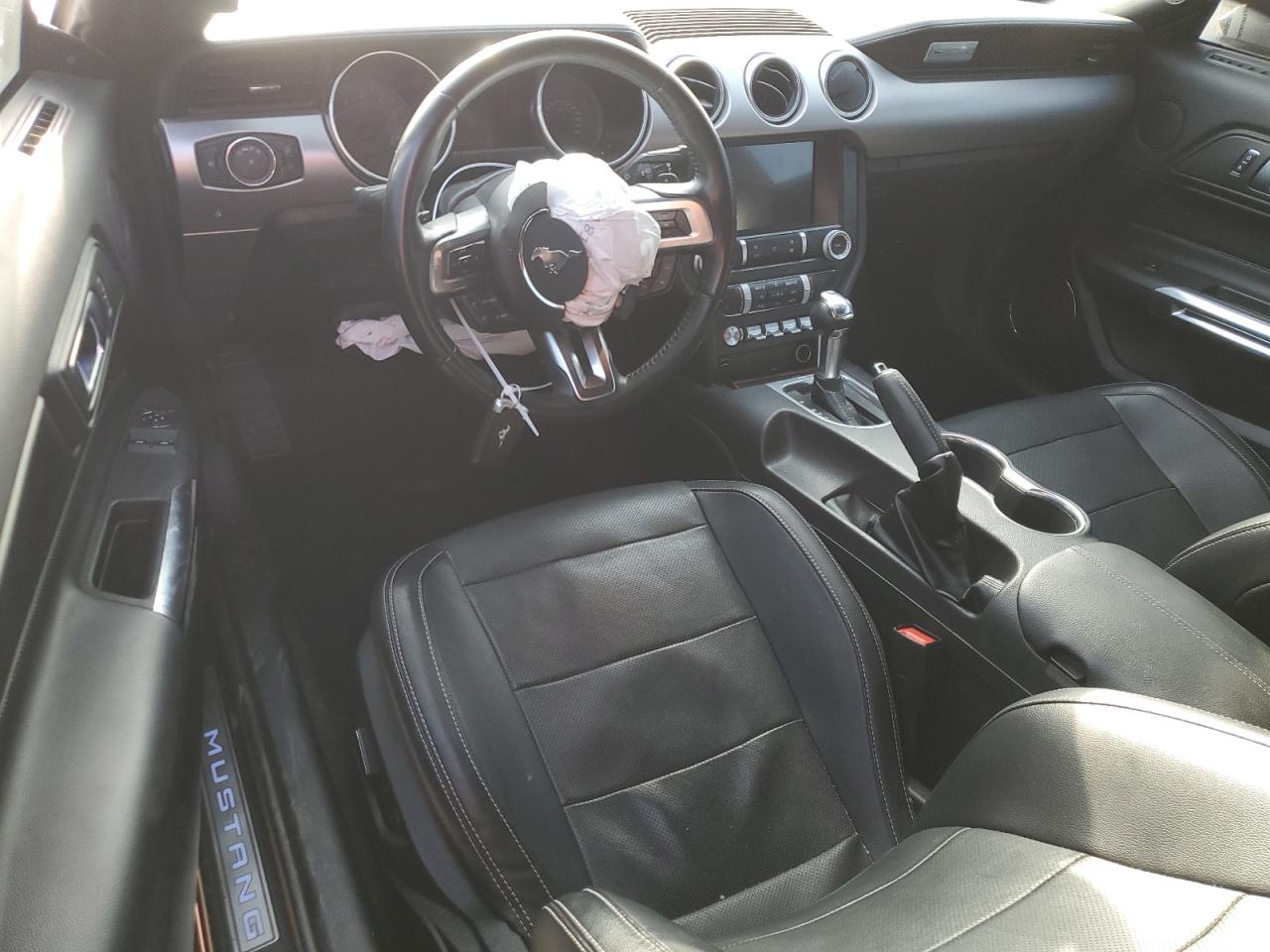 2019 Ford Mustang - Image 8