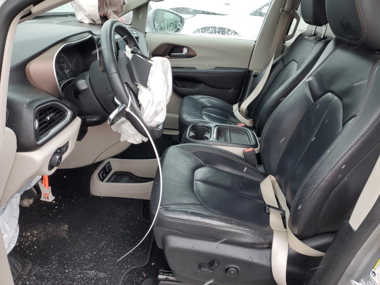 2017 Chrysler Pacifica Touring L VIN: 2C4RC1BG2HR607887 Lot: 85989464