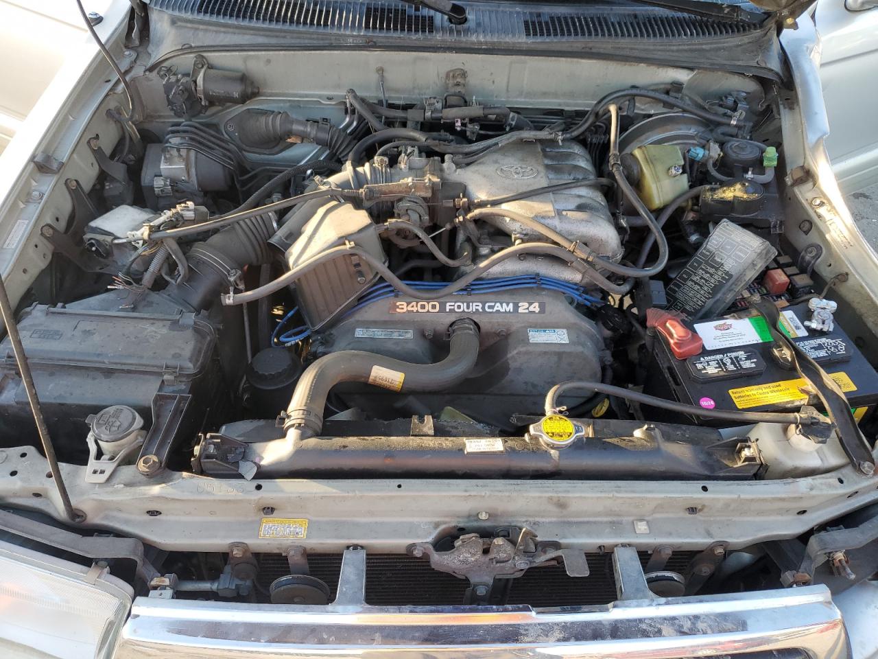 2000 Toyota 4Runner - Image 12