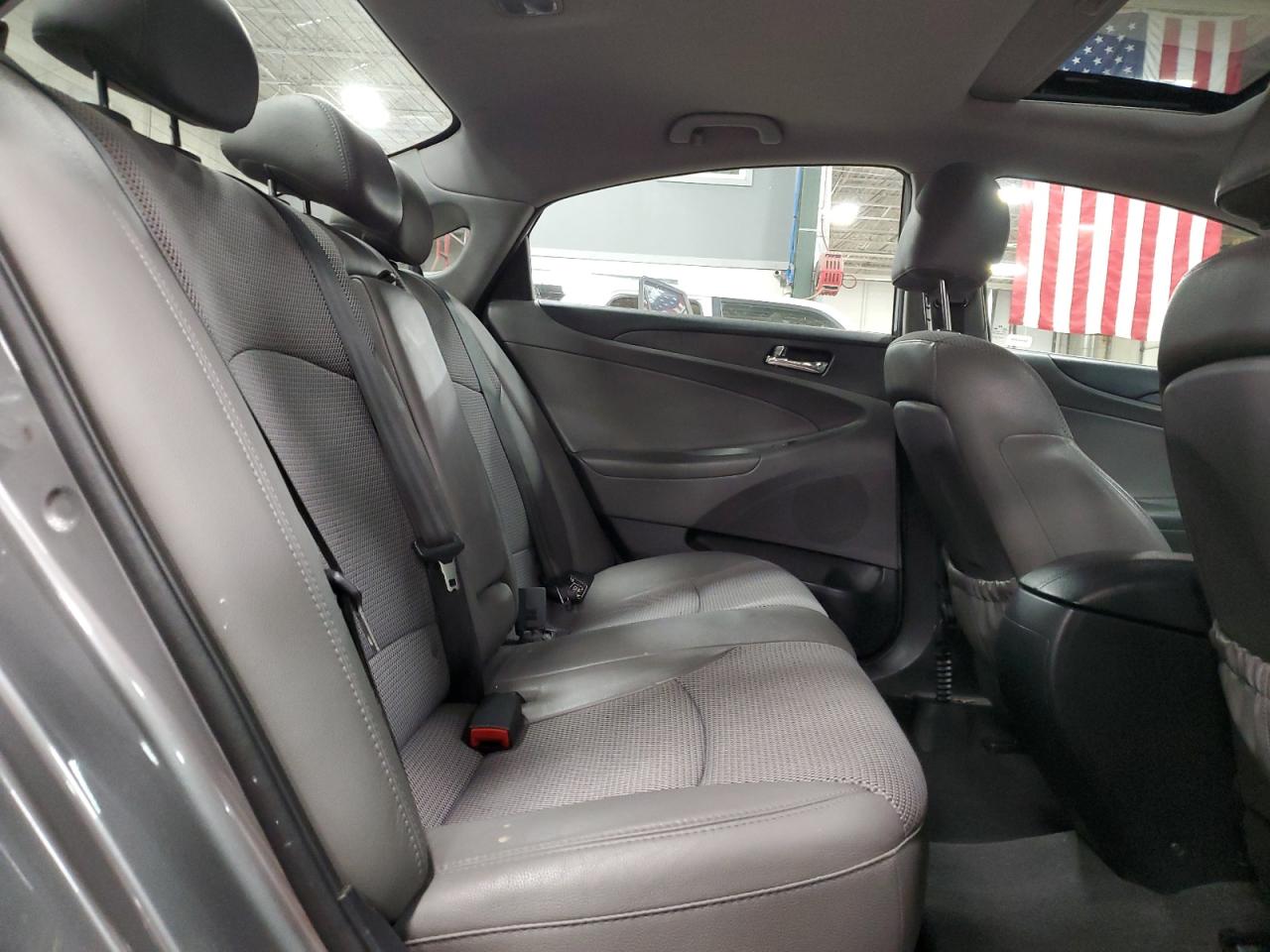 2012 Hyundai Sonata - Image 10