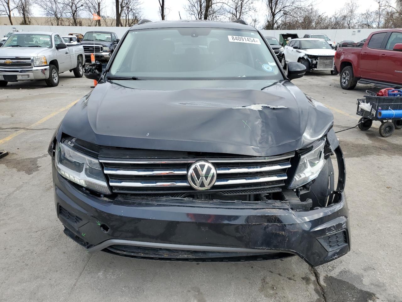 2018 Volkswagen Tiguan - Image 5