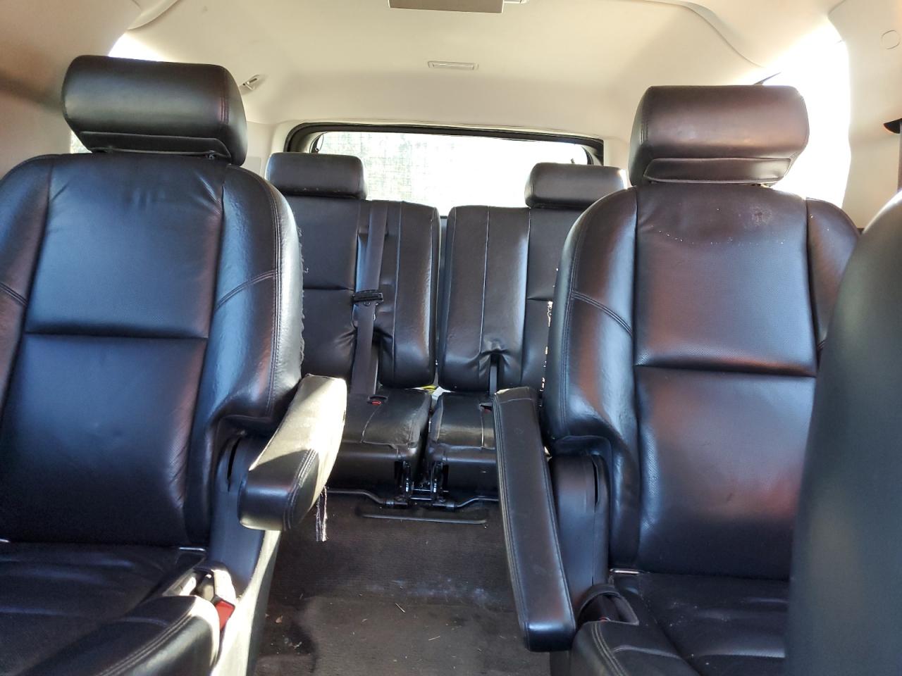 2010 GMC Yukon - Image 10