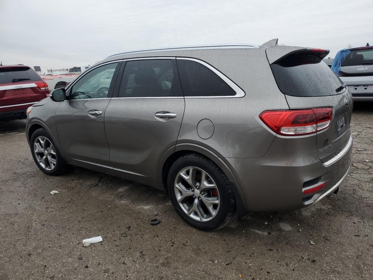 2016 Kia Sorento - Image 2