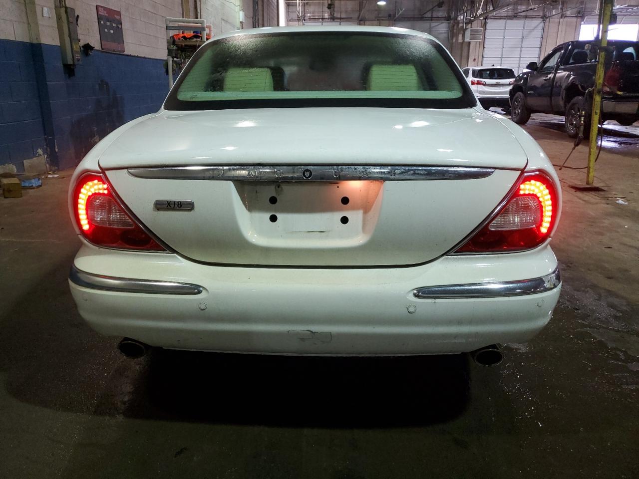 2006 Jaguar XJ - Image 6