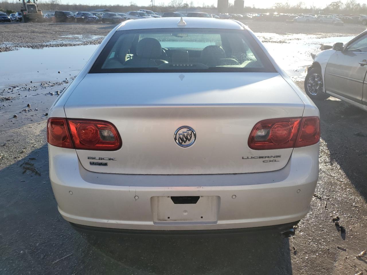 2010 Buick Lucerne - Image 6