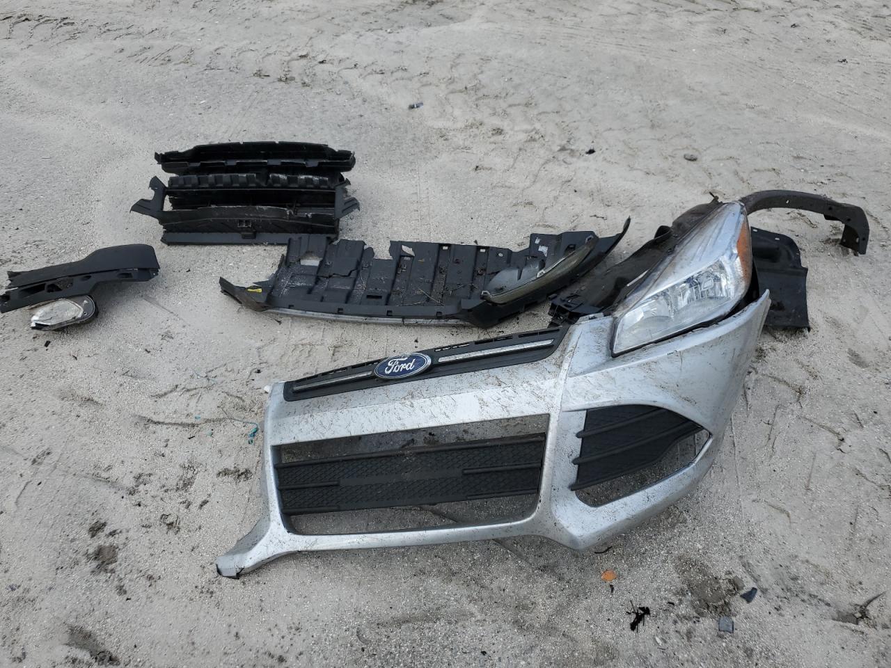 2015 Ford Escape - Image 15