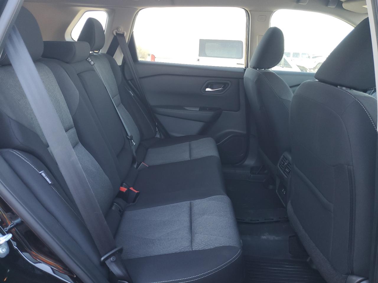 2024 Nissan Rogue - Image 11