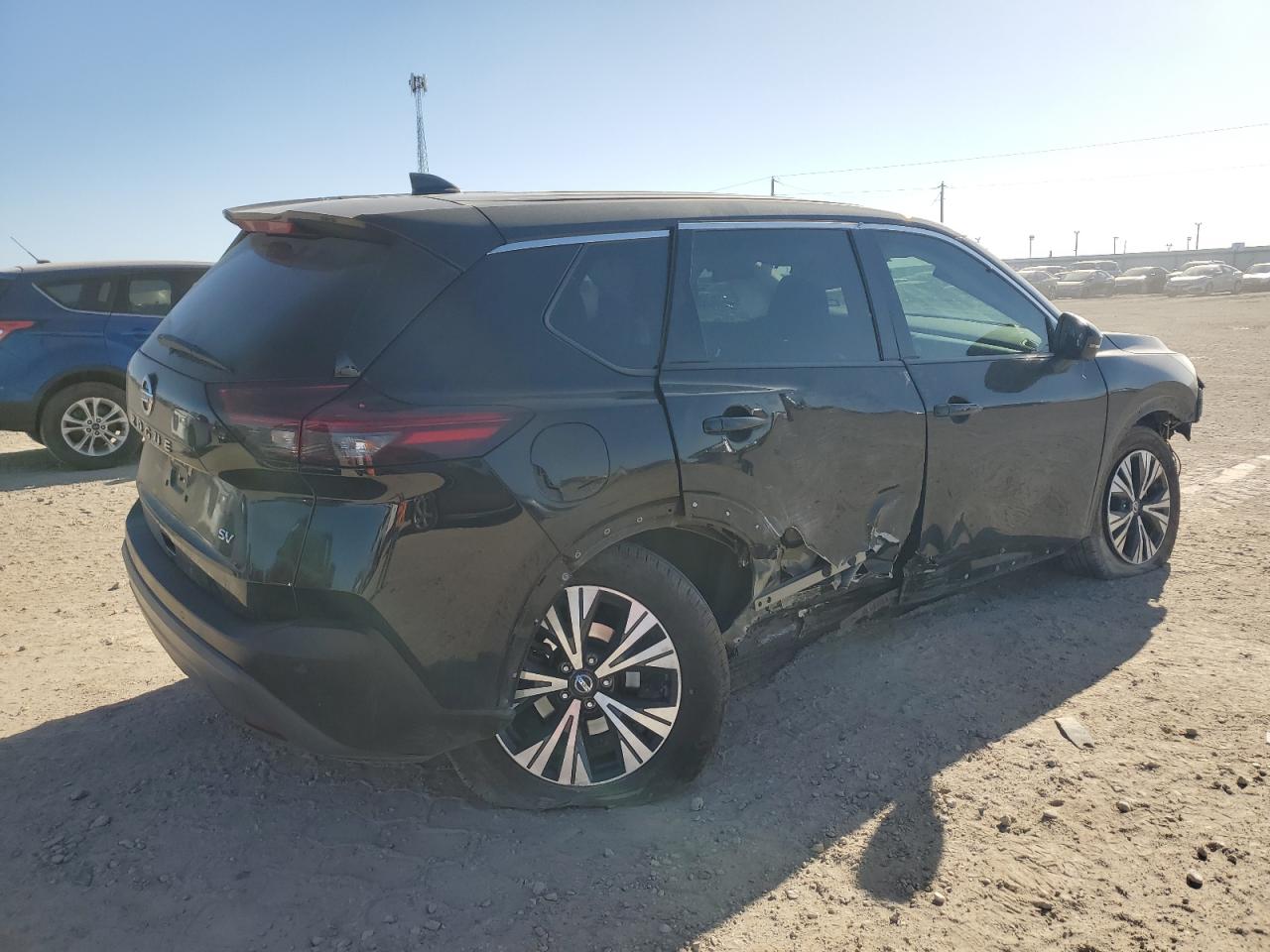 2021 Nissan Rogue - Image 3