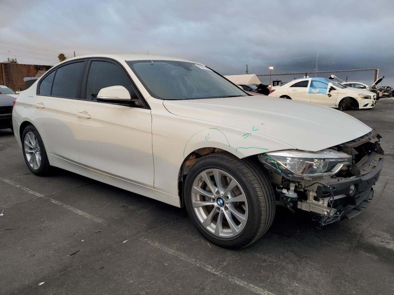 VIN WBA8E1G37HNU17346 2017 BMW 3 SERIES no.4