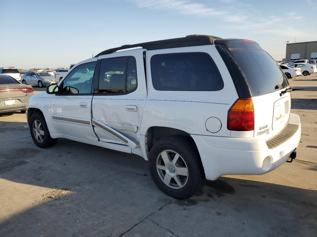 2004 GMC Envoy - Image 2