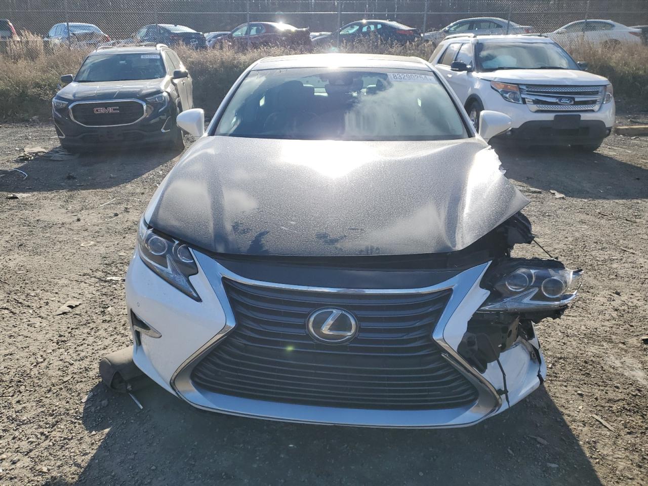 2017 Lexus ES - Image 5