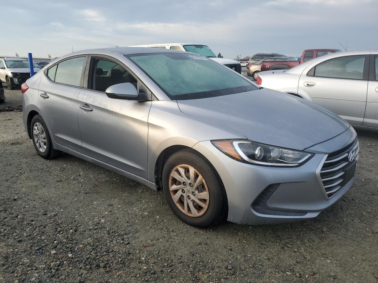 2017 Hyundai Elantra - Image 4