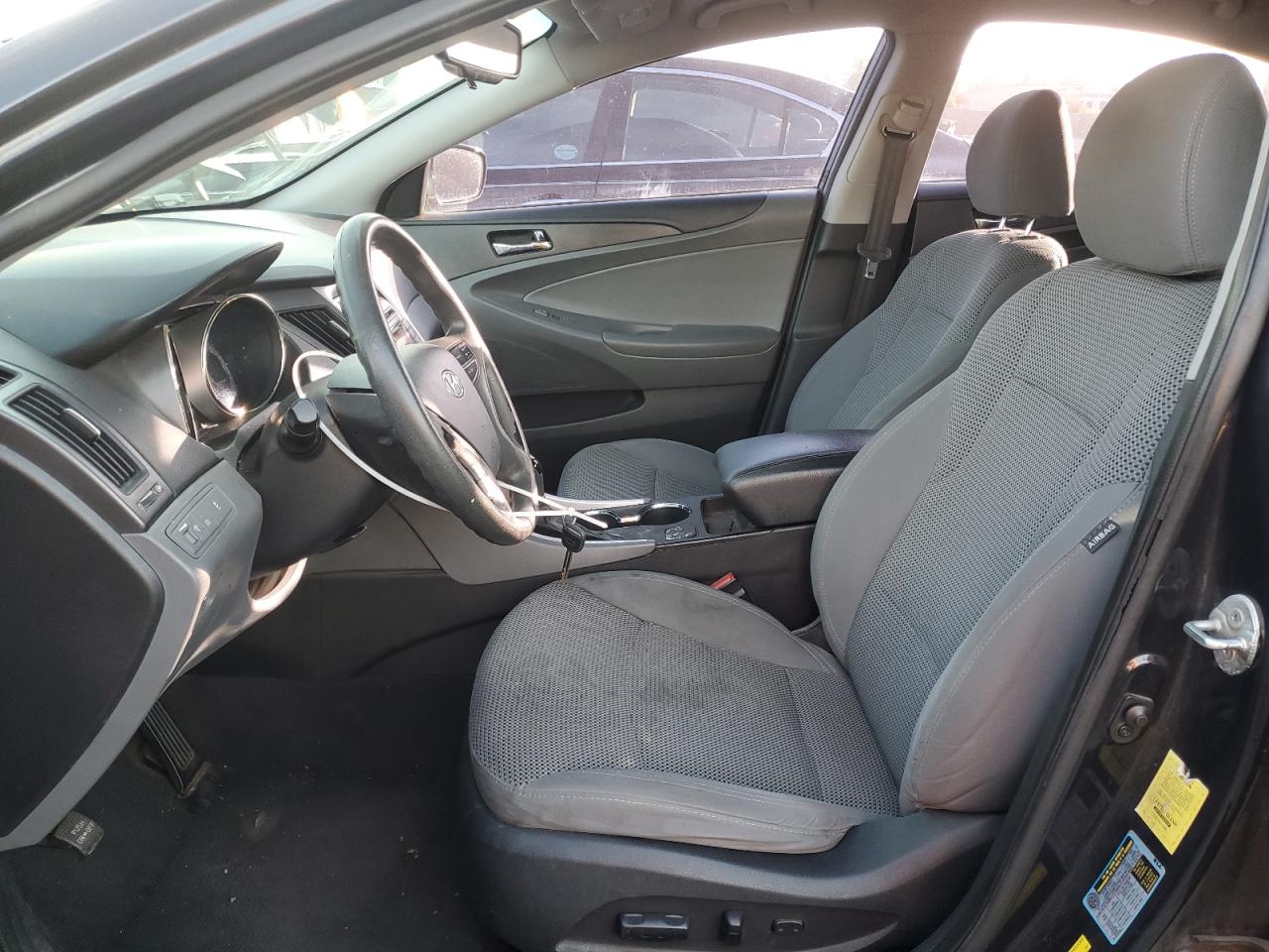 2013 Hyundai Sonata - Image 7