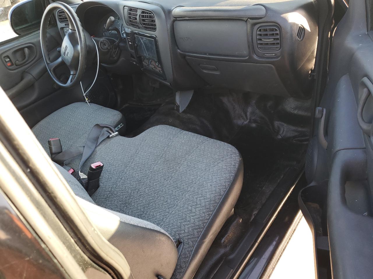 2000 GMC Sonoma - Image 8