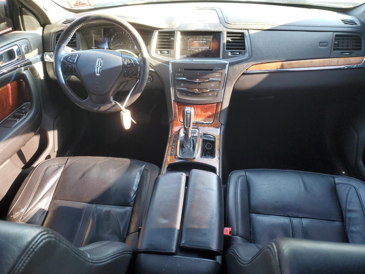 2014 Lincoln MKS - Image 8