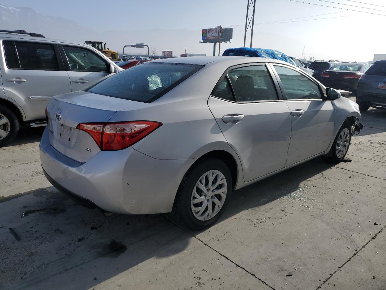 VIN 5YFBURHE1HP687122 2017 TOYOTA COROLLA no.3