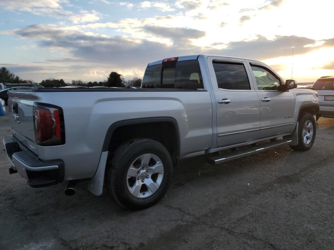 2017 GMC Sierra - Image 3