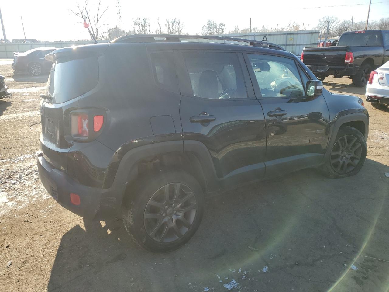 VIN ZACCJBBW4GPC83028 2016 JEEP RENEGADE no.3