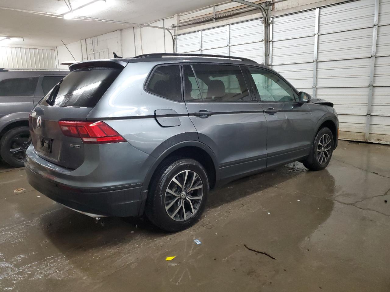 2021 Volkswagen Tiguan - Image 3