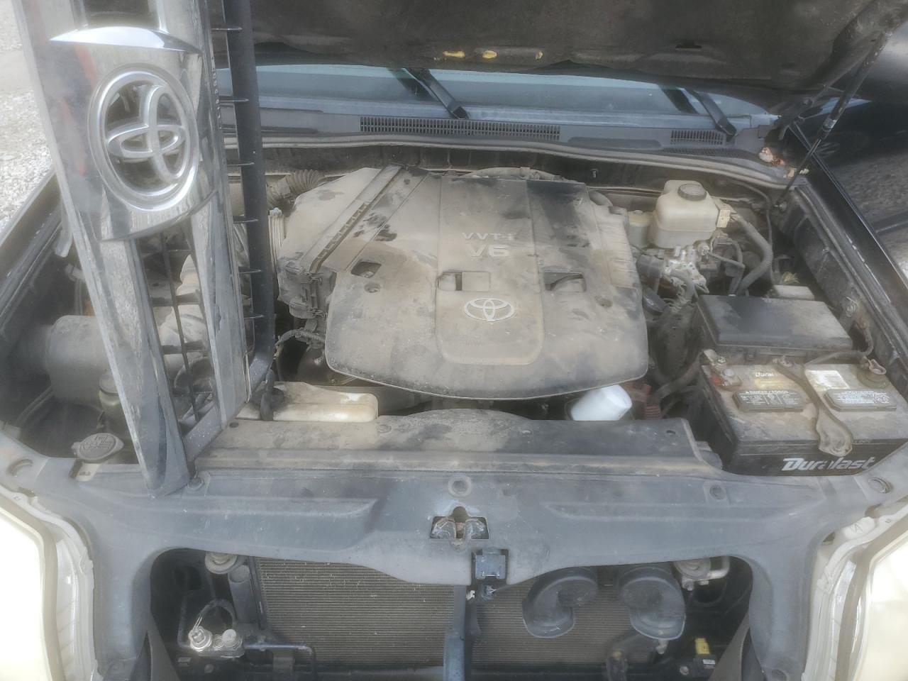 2005 Toyota 4Runner - Image 14