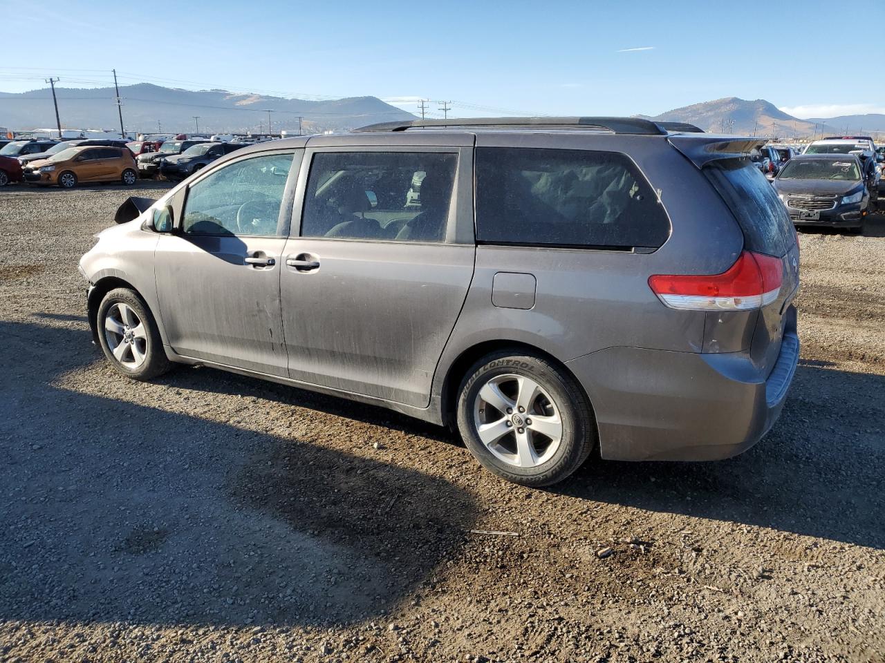 2014 Toyota Sienna - Image 2