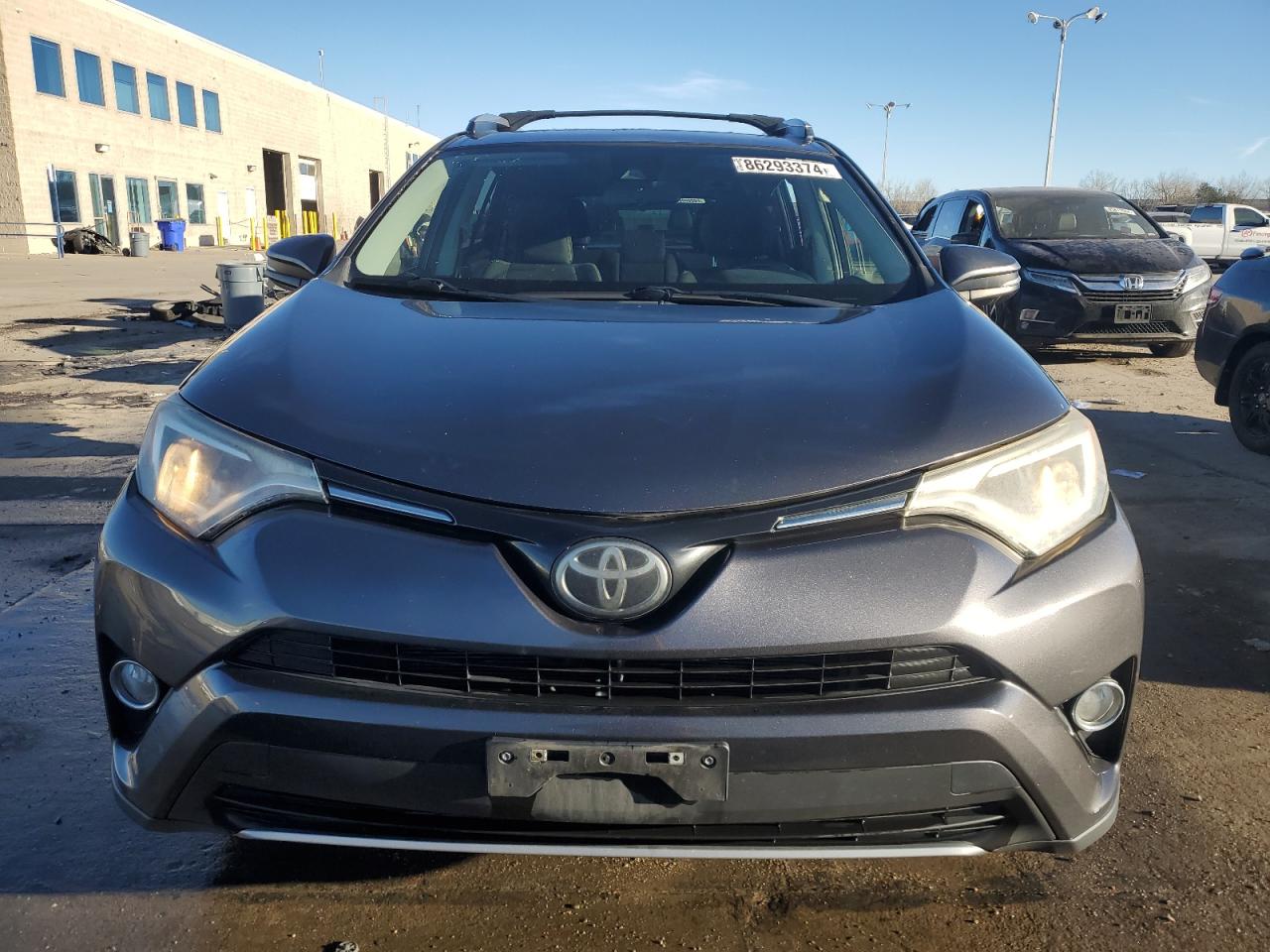 2017 Toyota RAV 4 - Image 5