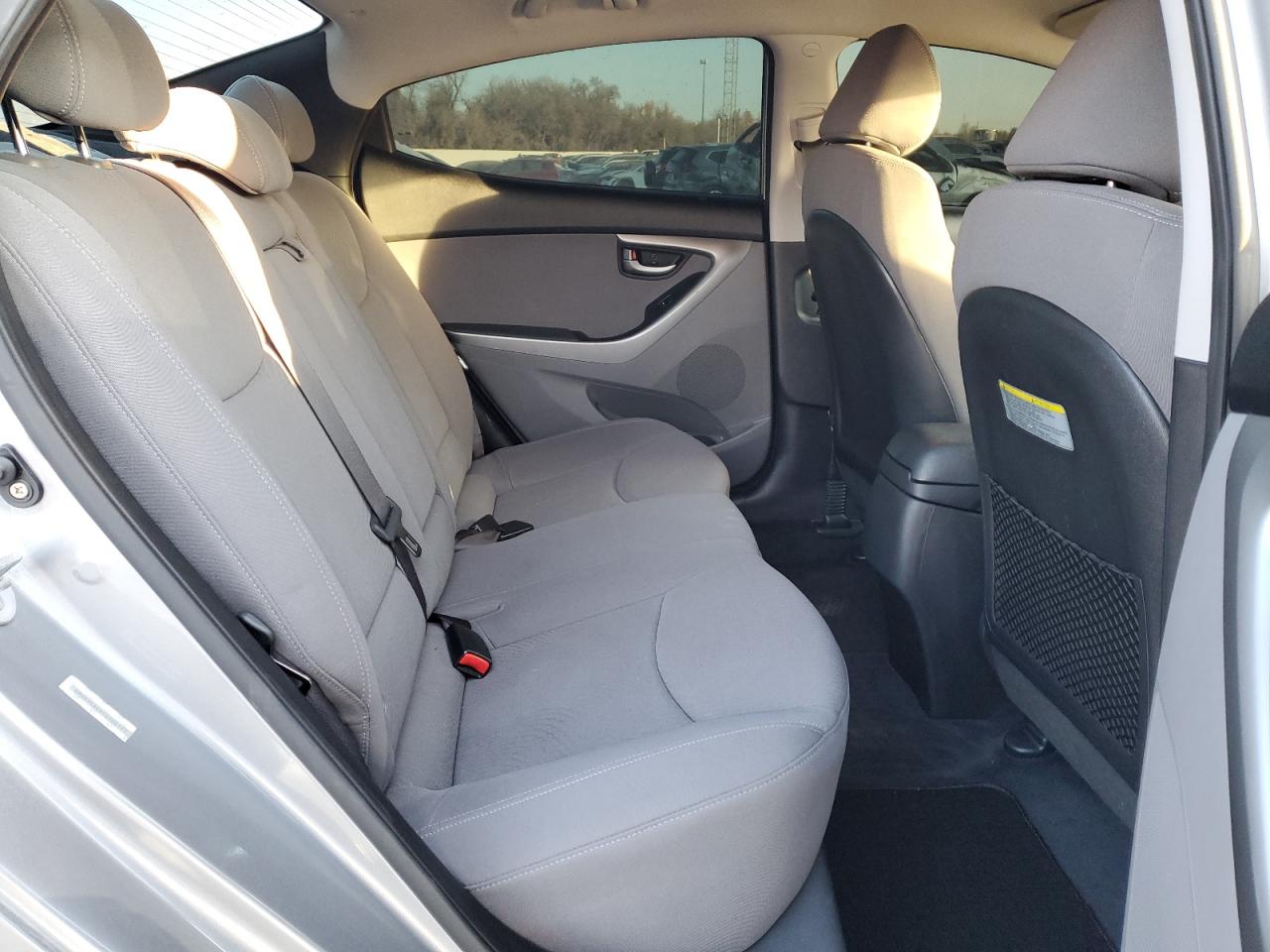 2015 Hyundai Elantra - Image 10