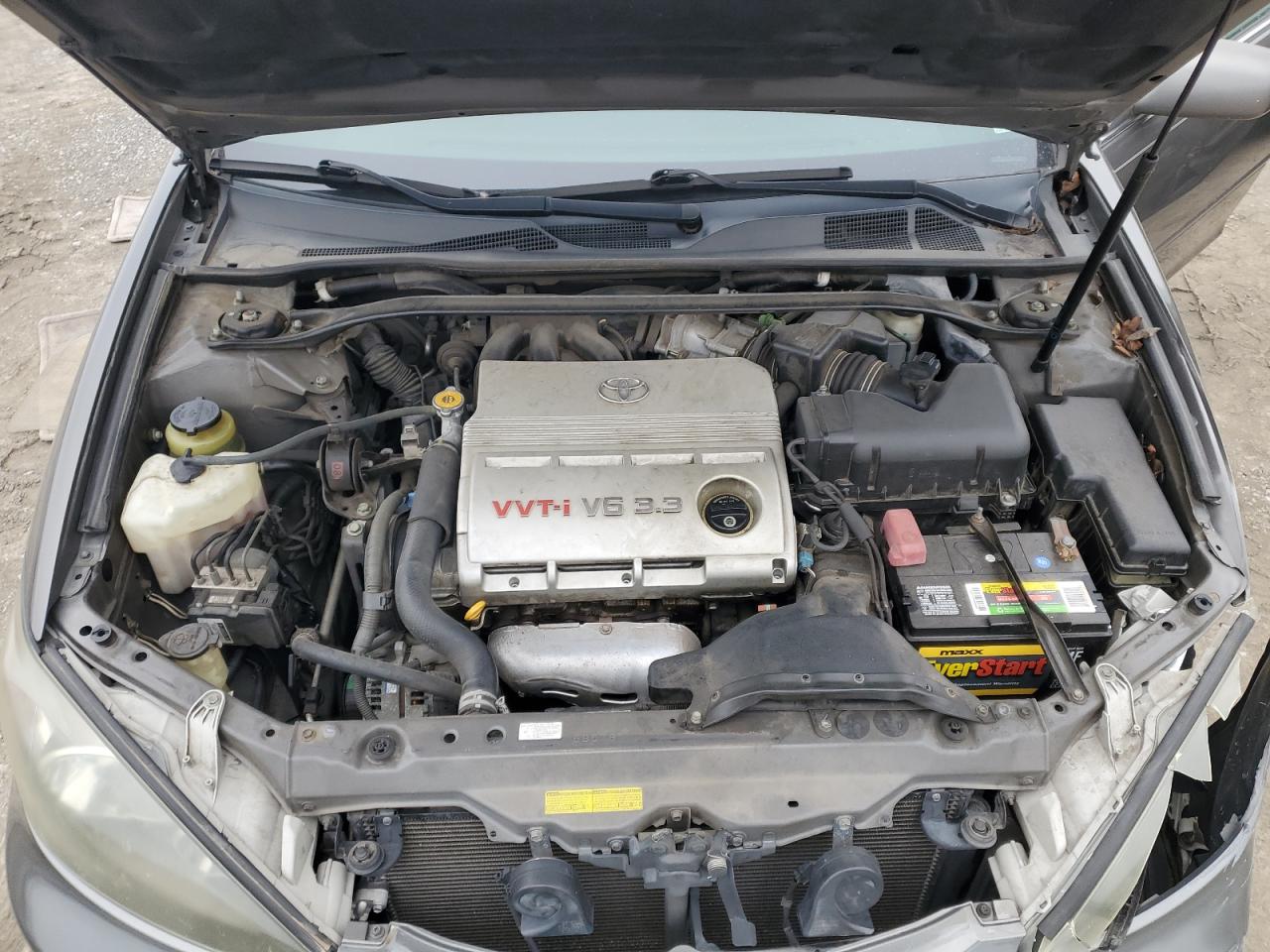 2004 Toyota Camry - Image 12