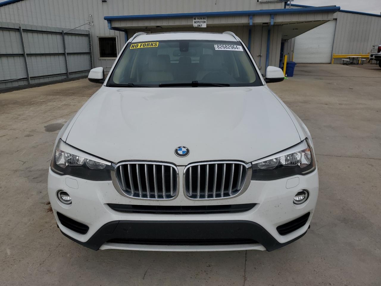 VIN 5UXWZ7C32H0V93952 2017 BMW X3 no.5