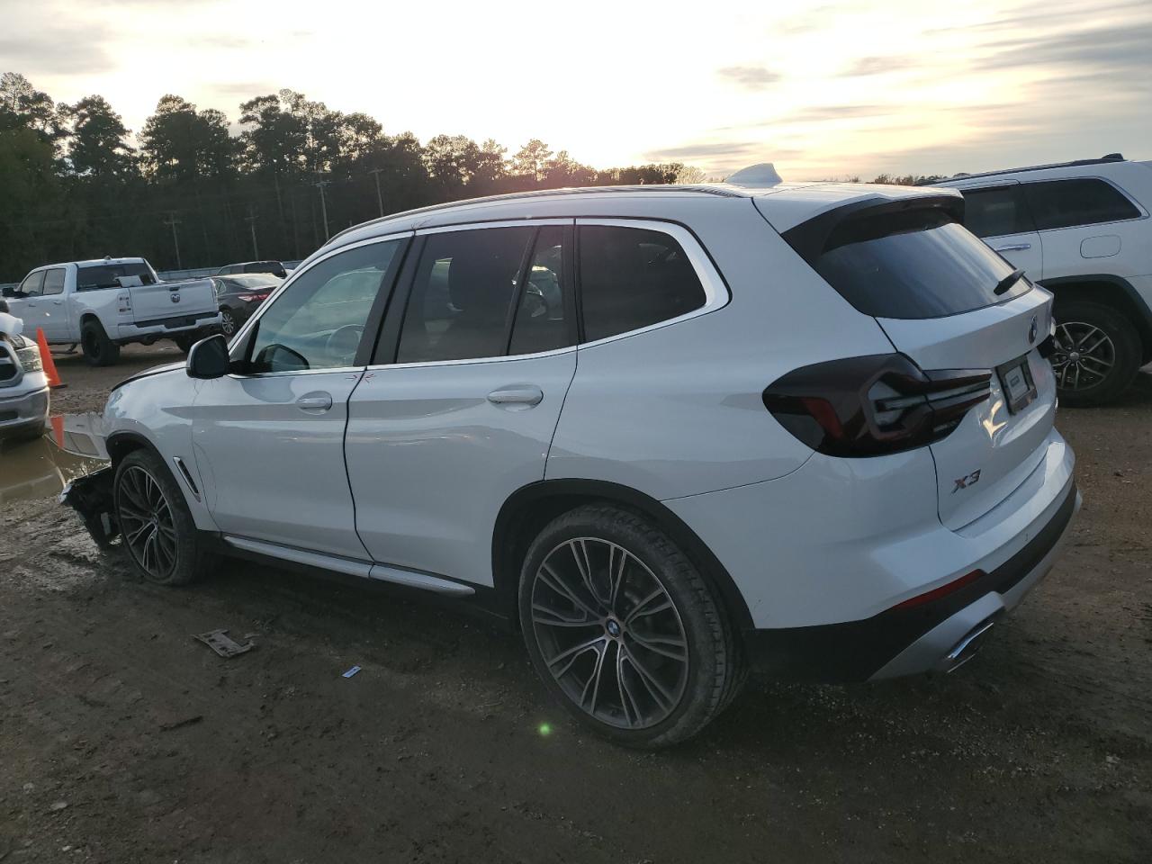 2022 BMW X3 - Image 2