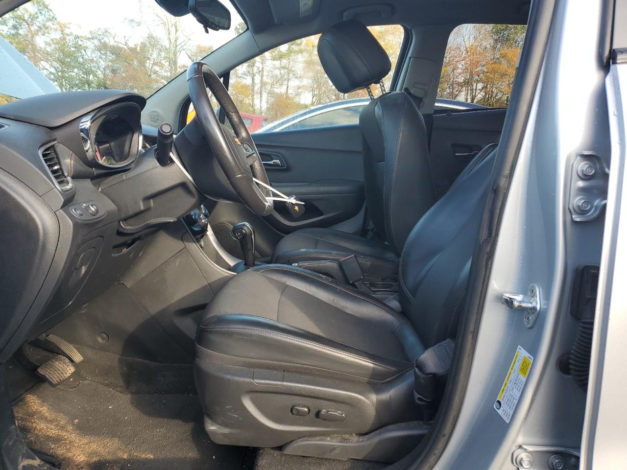 2022 Chevrolet Trax - Image 7