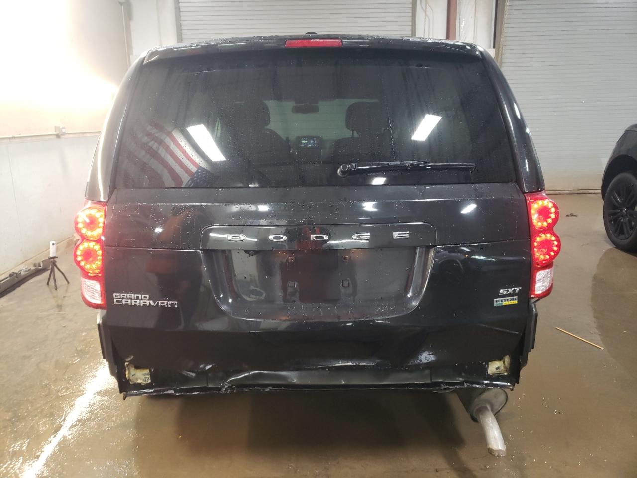 2017 Dodge Caravan - Image 6