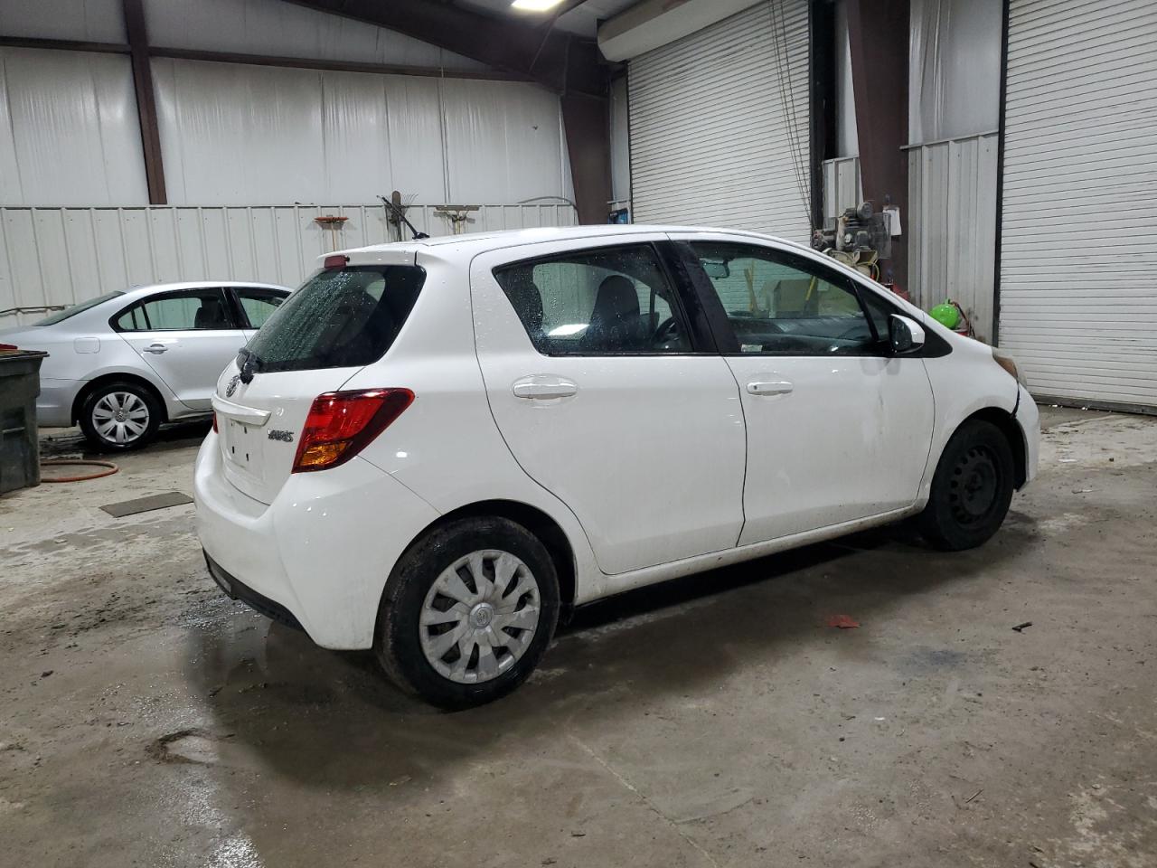 VIN VNKKTUD35GA064963 2016 TOYOTA YARIS no.3